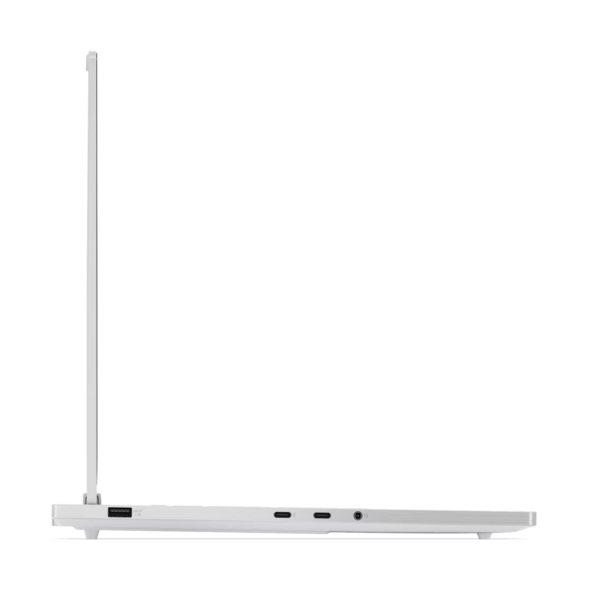 Lenovo Legion Pro 5i 16IAX10 83KY006FFR profil gauche et connectique Profil gauche du Lenovo Legion Pro 5i 16IAX10 83KY006FFR